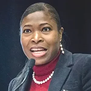 Dr Olutoyin Oyelade